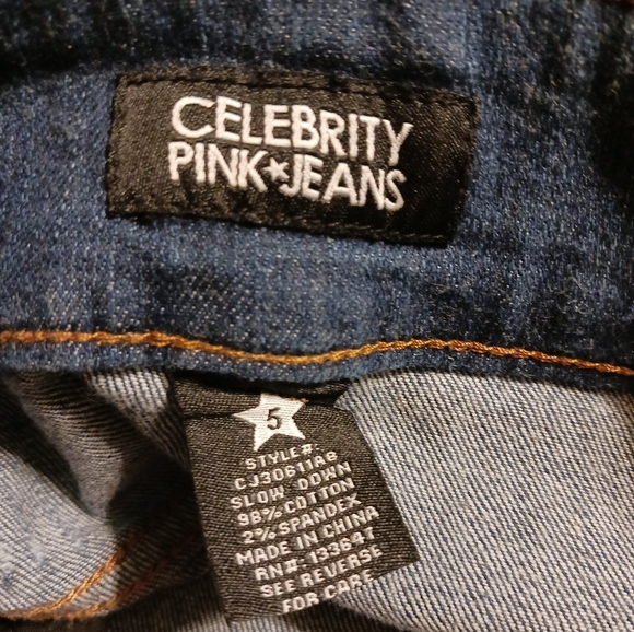 Celebrity Pink Junior's Sz 5 Low Rise Distressed Embroidered Stretch Jean Shorts - Picture 5 of 9